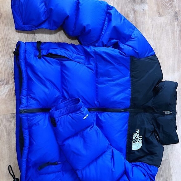 North Face Nuptse puffer - Picture 2 of 2